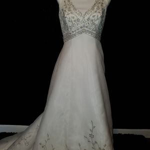 NWOT Casablanca wedding gown!